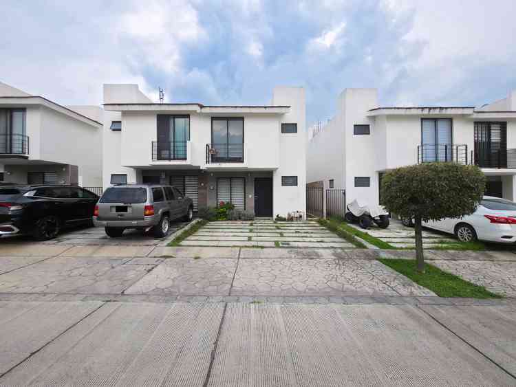 casa en renta avenida altara cortijo san agustin tlajomulco de zuniga jalisco pjjxPAV